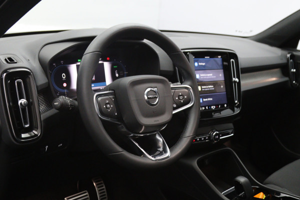 Volvo XC40 Recharge Pro 232 PK 70 KWH, SOH 96 %, Panoramadak, Trekhaak, Harman/Kardon, Memory