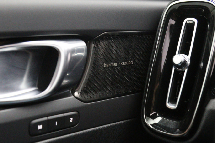 Volvo XC40 Recharge Pro 232 PK 70 KWH, SOH 96 %, Panoramadak, Trekhaak, Harman/Kardon, Memory
