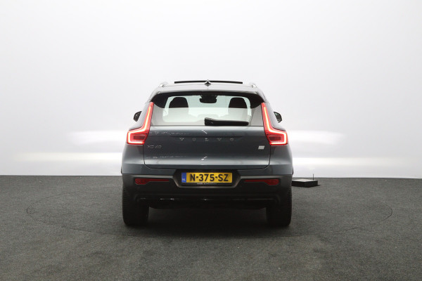 Volvo XC40 Recharge Pro 232 PK 70 KWH, SOH 96 %, Panoramadak, Trekhaak, Harman/Kardon, Memory