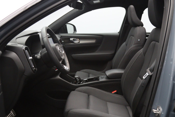Volvo XC40 Recharge Pro 232 PK 70 KWH, SOH 96 %, Panoramadak, Trekhaak, Harman/Kardon, Memory