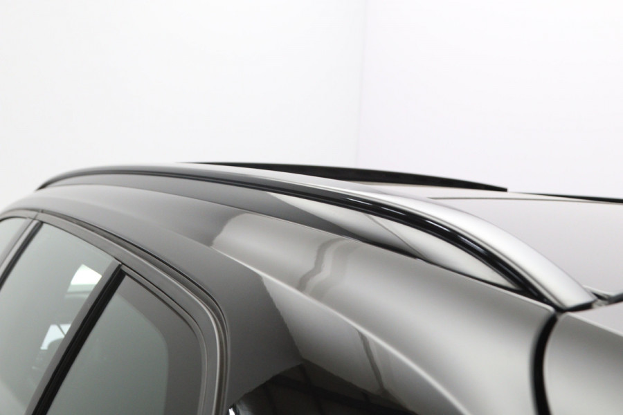 Volvo XC40 Recharge Pro 232 PK 70 KWH, SOH 96 %, Panoramadak, Trekhaak, Harman/Kardon, Memory