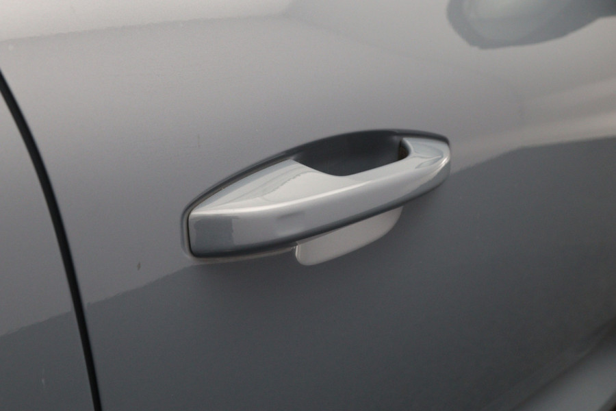 Volvo XC40 Recharge Pro 232 PK 70 KWH, SOH 96 %, Panoramadak, Trekhaak, Harman/Kardon, Memory