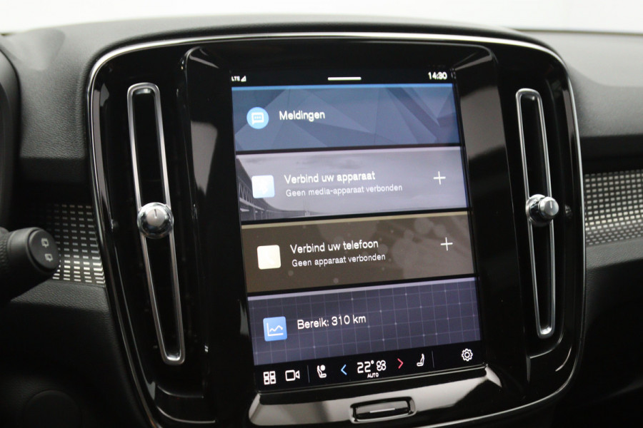 Volvo XC40 Recharge Pro 232 PK 70 KWH, SOH 96 %, Panoramadak, Trekhaak, Harman/Kardon, Memory
