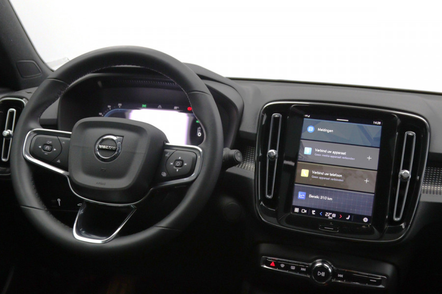 Volvo XC40 Recharge Pro 232 PK 70 KWH, SOH 96 %, Panoramadak, Trekhaak, Harman/Kardon, Memory