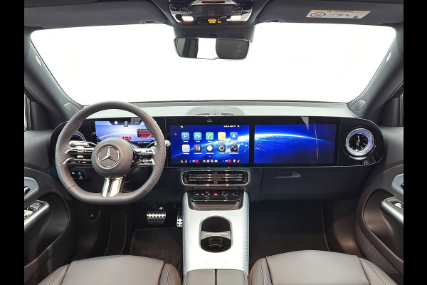 Mercedes-Benz Glb 180 Business Solution AMG 7p. | Premium pakket | Nightpakket | Vast panoramadak | Verstelbare demping | 20” multispaaks lichtmetalen AMG-velgen | GUARD 360° | Massage functie |