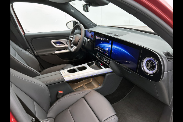 Mercedes-Benz Glb 180 Business Solution AMG 7p. | Premium pakket | Nightpakket | Vast panoramadak | Verstelbare demping | 20” multispaaks lichtmetalen AMG-velgen | GUARD 360° | Massage functie |
