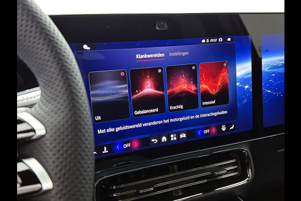 Mercedes-Benz Glb 180 Business Solution AMG 7p. | Premium pakket | Nightpakket | Vast panoramadak | Verstelbare demping | 20” multispaaks lichtmetalen AMG-velgen | GUARD 360° | Massage functie |