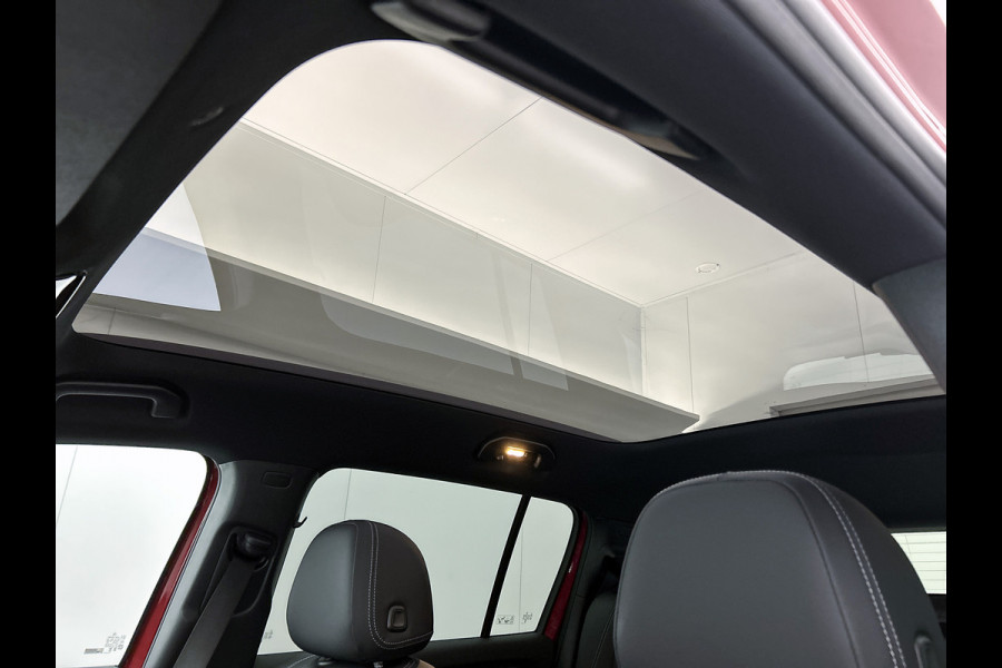 Mercedes-Benz Glb 180 Business Solution AMG 7p. | Premium pakket | Nightpakket | Vast panoramadak | Verstelbare demping | 20” multispaaks lichtmetalen AMG-velgen | GUARD 360° | Massage functie |