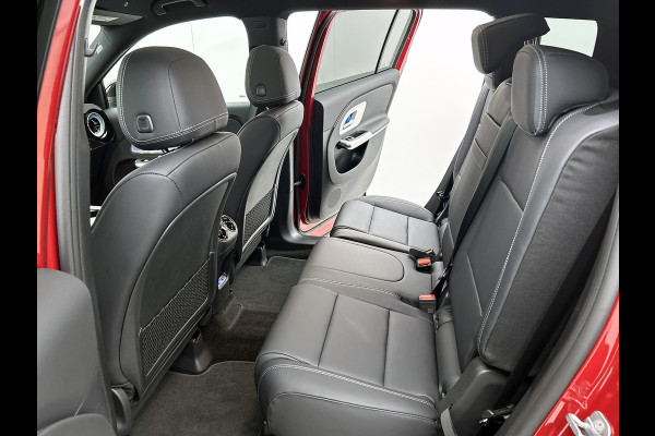 Mercedes-Benz Glb 180 Business Solution AMG 7p. | Premium pakket | Nightpakket | Vast panoramadak | Verstelbare demping | 20” multispaaks lichtmetalen AMG-velgen | GUARD 360° | Massage functie |