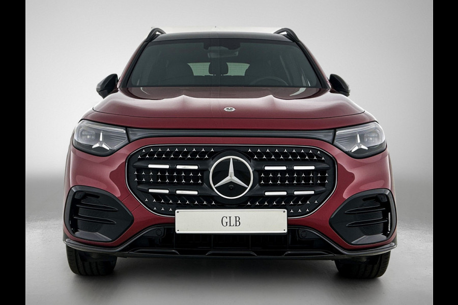 Mercedes-Benz Glb 180 Business Solution AMG 7p. | Premium pakket | Nightpakket | Vast panoramadak | Verstelbare demping | 20” multispaaks lichtmetalen AMG-velgen | GUARD 360° | Massage functie |