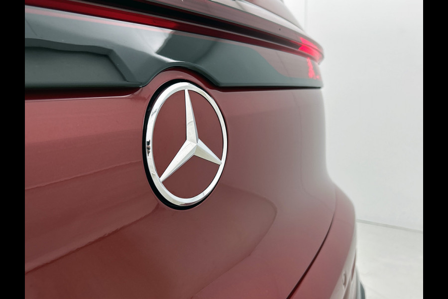 Mercedes-Benz Glb 180 Business Solution AMG 7p. | Premium pakket | Nightpakket | Vast panoramadak | Verstelbare demping | 20” multispaaks lichtmetalen AMG-velgen | GUARD 360° | Massage functie |