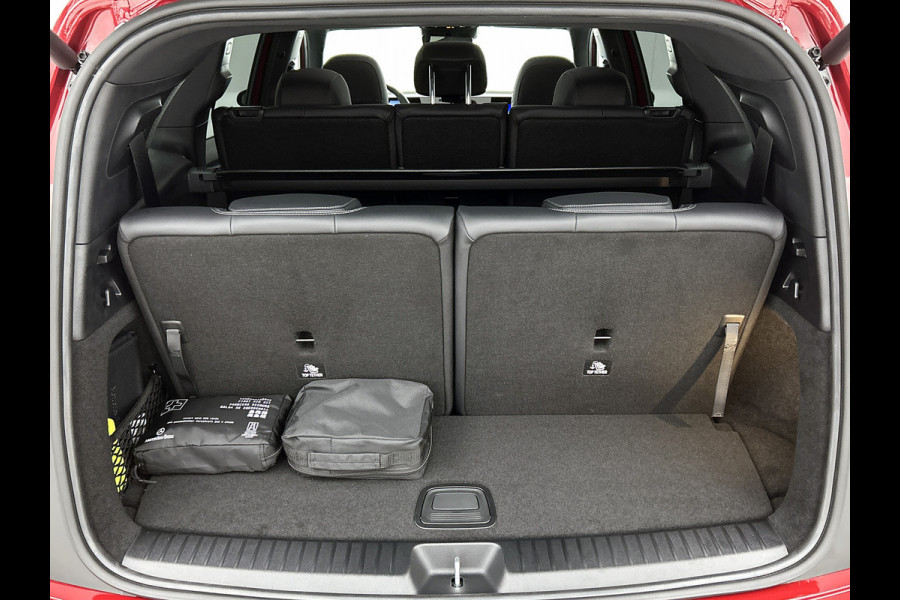 Mercedes-Benz Glb 180 Business Solution AMG 7p. | Premium pakket | Nightpakket | Vast panoramadak | Verstelbare demping | 20” multispaaks lichtmetalen AMG-velgen | GUARD 360° | Massage functie |