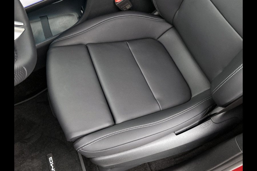 Mercedes-Benz Glb 180 Business Solution AMG 7p. | Premium pakket | Nightpakket | Vast panoramadak | Verstelbare demping | 20” multispaaks lichtmetalen AMG-velgen | GUARD 360° | Massage functie |