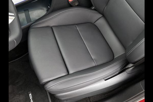 Mercedes-Benz Glb 180 Business Solution AMG 7p. | Premium pakket | Nightpakket | Vast panoramadak | Verstelbare demping | 20” multispaaks lichtmetalen AMG-velgen | GUARD 360° | Massage functie |