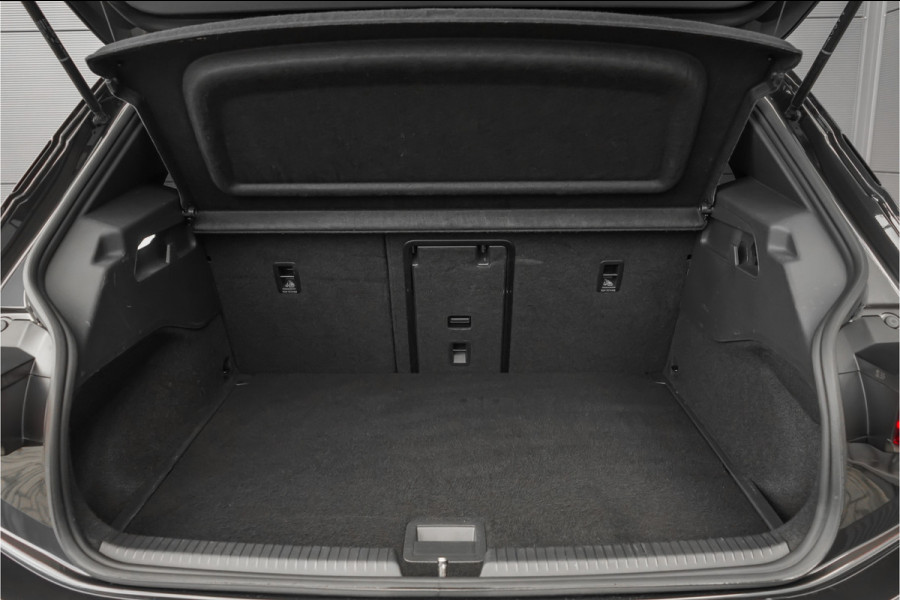 CUPRA Born 62 kWh Pano ACC Keyless Stoelmassage Camera