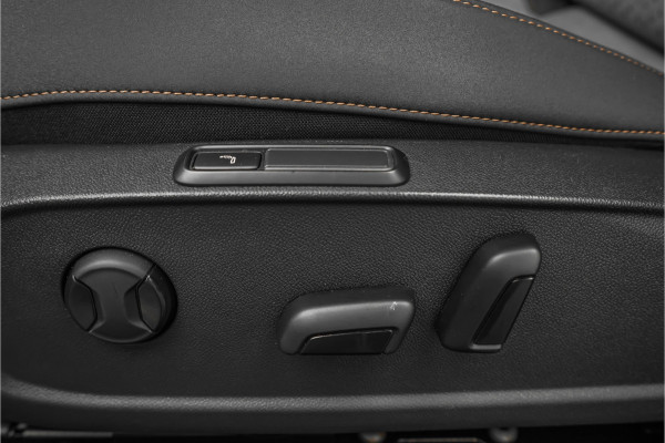 CUPRA Born 62 kWh Pano ACC Keyless Stoelmassage Camera