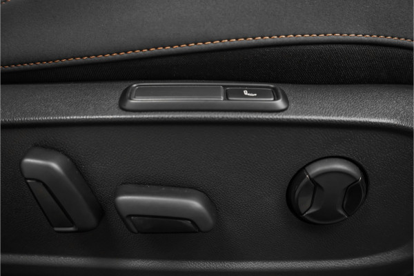 CUPRA Born 62 kWh Pano ACC Keyless Stoelmassage Camera