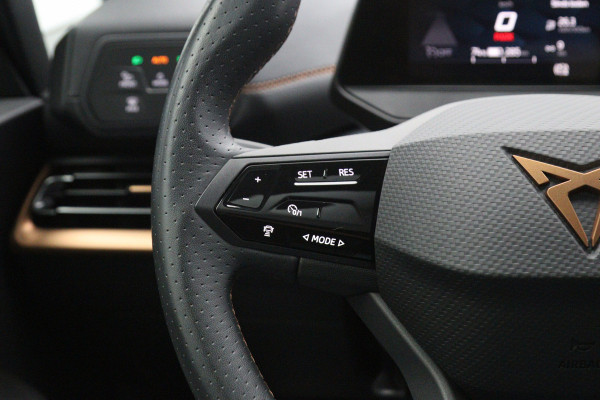 CUPRA Born 204 PK Adrenaline One 62 kWh, SOH 93 %, Panoramadak, Stoelverwarming, Carplay, Adap. Cruise Control