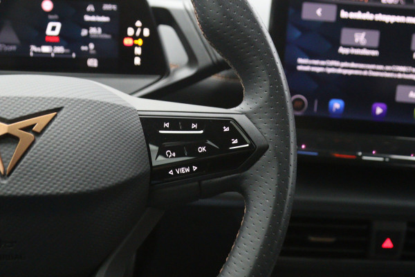 CUPRA Born 204 PK Adrenaline One 62 kWh, SOH 93 %, Panoramadak, Stoelverwarming, Carplay, Adap. Cruise Control