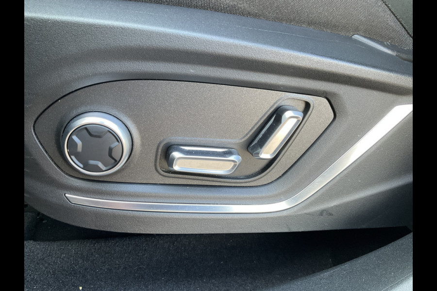 Lynk & Co 01 1.5 PHEV 262PK Adapt.Cruise 360° Cam Carplay Black Plug-in Stoelverw Vol opties!