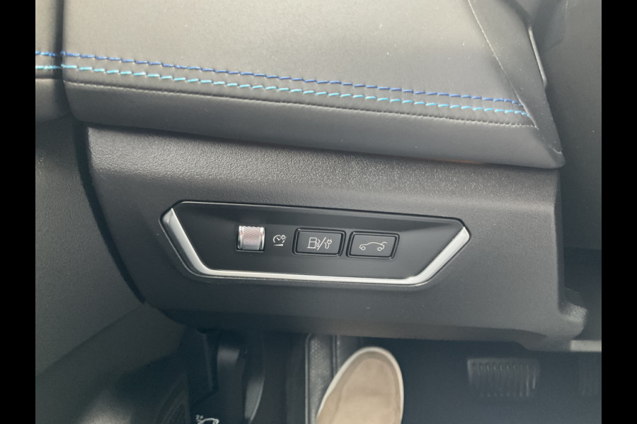 Lynk & Co 01 1.5 PHEV 262PK Adapt.Cruise 360° Cam Carplay Black Plug-in Stoelverw Vol opties!