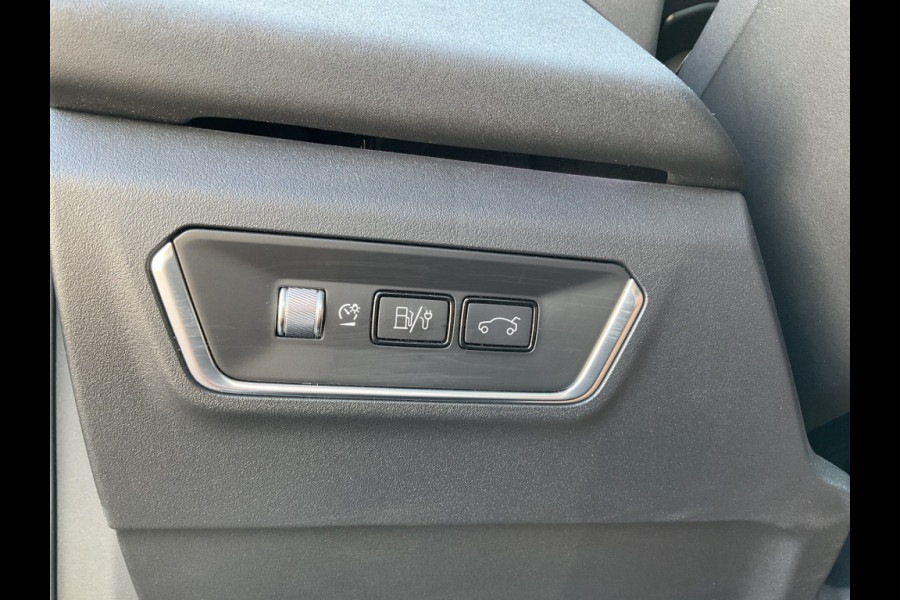 Lynk & Co 01 1.5 PHEV 262PK Adapt.Cruise 360° Cam Carplay Black Plug-in Stoelverw Vol opties!
