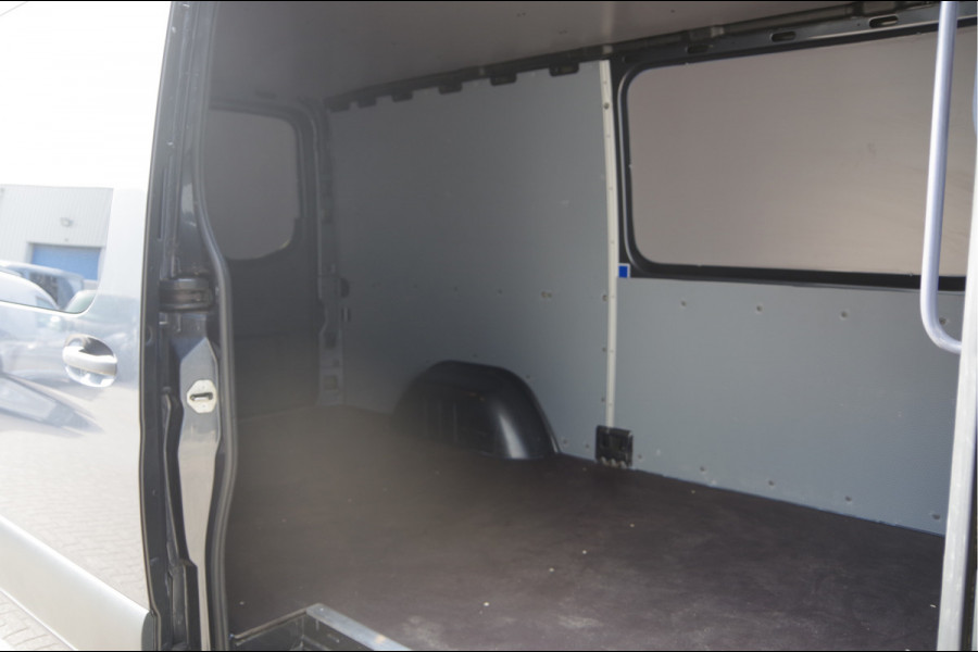 Mercedes-Benz Sprinter 319 3.0 CDI V6 L2H1 3-ZITS, AUT. LED, LEDER, 360 CAMERA, ADAPT. CRUISE, STOELVERWARMING, 10'' MBUX, STANDKACHEL, CLIMA, TREKHAAK