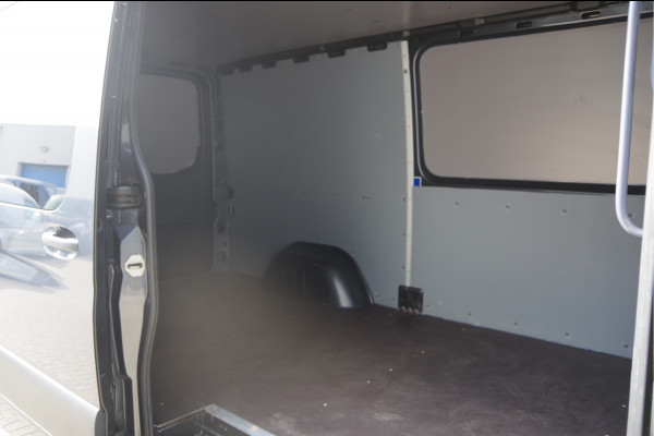 Mercedes-Benz Sprinter 319 3.0 CDI V6 L2H1 3-ZITS, AUT. LED, LEDER, 360 CAMERA, ADAPT. CRUISE, STOELVERWARMING, 10'' MBUX, STANDKACHEL, CLIMA, TREKHAAK