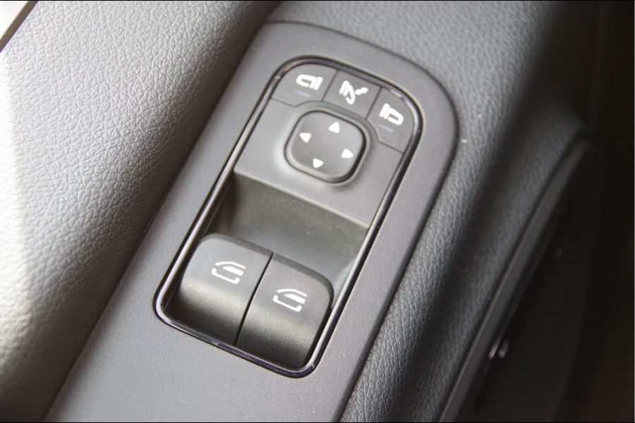 Mercedes-Benz Sprinter 319 3.0 CDI V6 L2H1 3-ZITS, AUT. LED, LEDER, 360 CAMERA, ADAPT. CRUISE, STOELVERWARMING, 10'' MBUX, STANDKACHEL, CLIMA, TREKHAAK