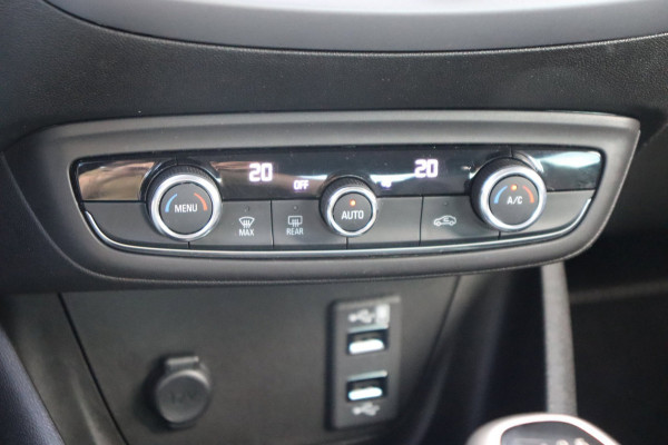 Opel Crossland 1.2 Turbo Business Edition org.NL afn.trekhaak camera carplay navi h.leer pdc