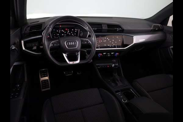 Audi Q3 45 TFSI e S edition 245pk | Panoramdak | Dode hoek detectie | Parkeercamera | Elektrisch bedienbare achterklep | S-line interieur