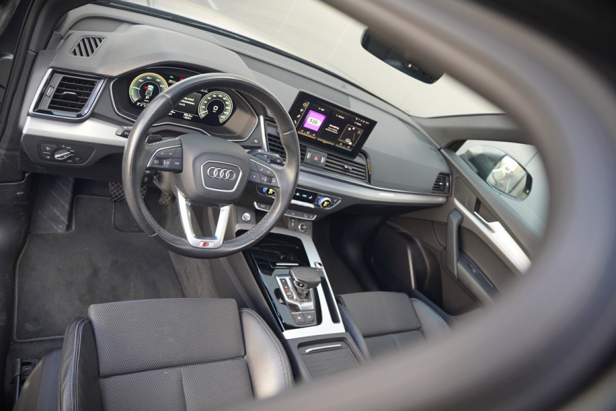 Audi Q5 Sportback 50 TFSI e S edition Competition S-Line | Panoramadak | Stoelverwarming | Camera | Elektrische Stoelen | Keyless | Navigatie | Trekhaak | Cruise Control | Ambiance Verlichting | Parkeersensoren