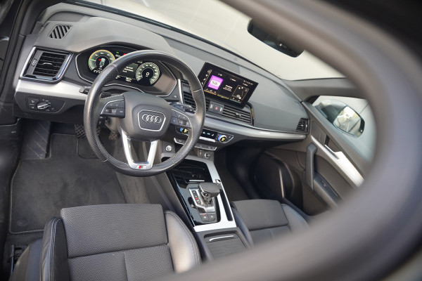 Audi Q5 Sportback 50 TFSI e S edition Competition S-Line | Panoramadak | Stoelverwarming | Camera | Elektrische Stoelen | Keyless | Navigatie | Trekhaak | Cruise Control | Ambiance Verlichting | Parkeersensoren