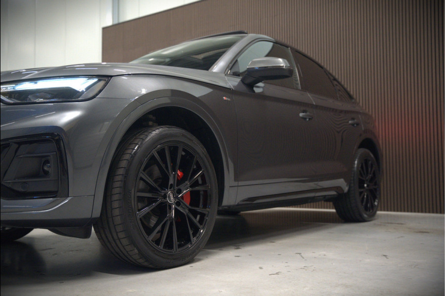 Audi Q5 Sportback 50 TFSI e S edition Competition S-Line | Panoramadak | Stoelverwarming | Camera | Elektrische Stoelen | Keyless | Navigatie | Trekhaak | Cruise Control | Ambiance Verlichting | Parkeersensoren