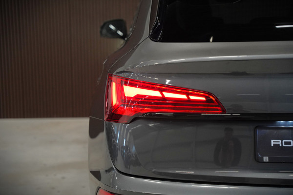 Audi Q5 Sportback 50 TFSI e S edition Competition S-Line | Panoramadak | Stoelverwarming | Camera | Elektrische Stoelen | Keyless | Navigatie | Trekhaak | Cruise Control | Ambiance Verlichting | Parkeersensoren