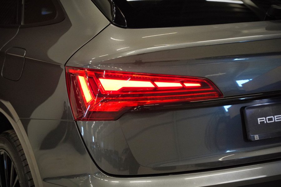 Audi Q5 Sportback 50 TFSI e S edition Competition S-Line | Panoramadak | Stoelverwarming | Camera | Elektrische Stoelen | Keyless | Navigatie | Trekhaak | Cruise Control | Ambiance Verlichting | Parkeersensoren