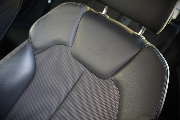 Audi Q5 Sportback 50 TFSI e S edition Competition S-Line | Panoramadak | Stoelverwarming | Camera | Elektrische Stoelen | Keyless | Navigatie | Trekhaak | Cruise Control | Ambiance Verlichting | Parkeersensoren