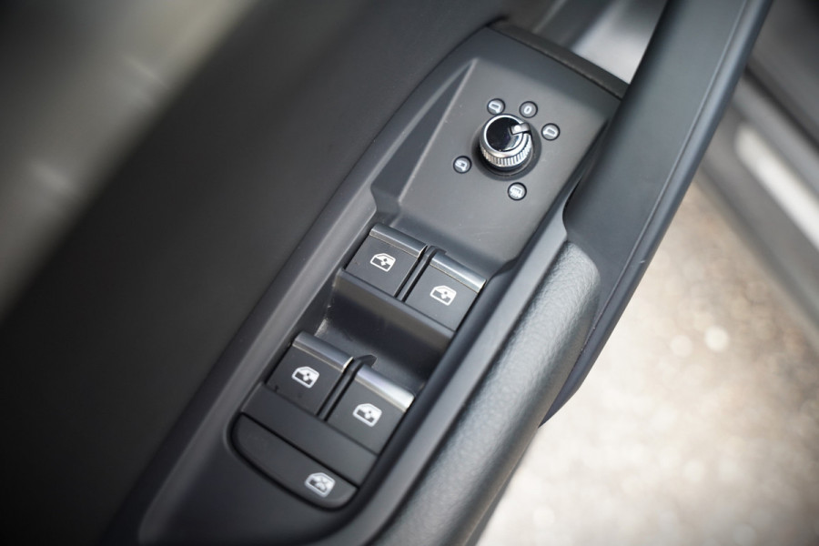Audi Q5 Sportback 50 TFSI e S edition Competition S-Line | Panoramadak | Stoelverwarming | Camera | Elektrische Stoelen | Keyless | Navigatie | Trekhaak | Cruise Control | Ambiance Verlichting | Parkeersensoren