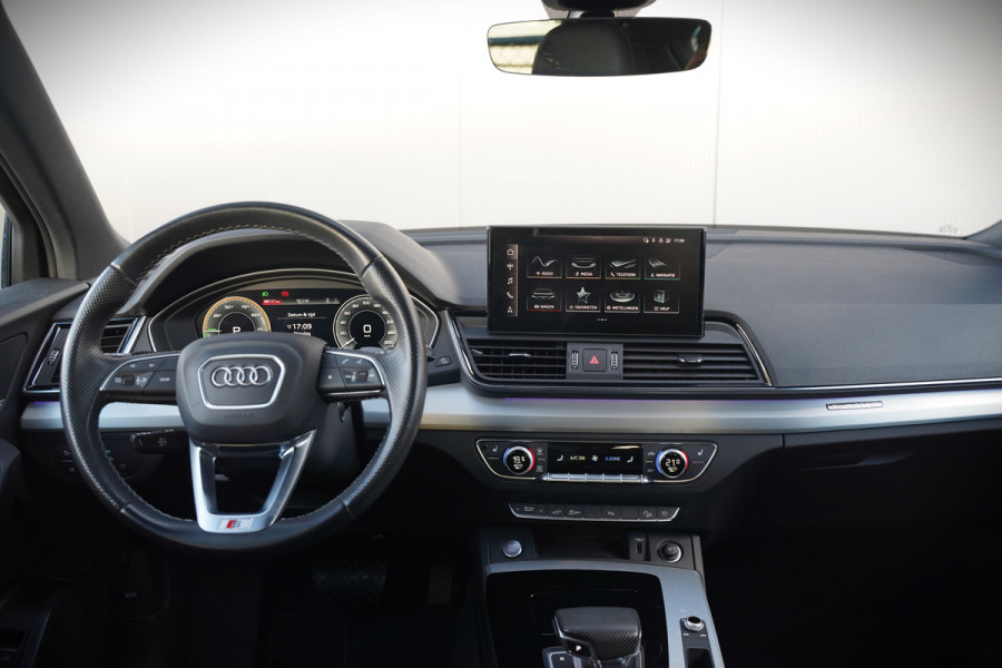 Audi Q5 Sportback 50 TFSI e S edition Competition S-Line | Panoramadak | Stoelverwarming | Camera | Elektrische Stoelen | Keyless | Navigatie | Trekhaak | Cruise Control | Ambiance Verlichting | Parkeersensoren