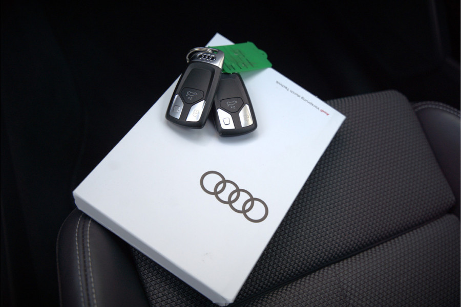 Audi Q5 Sportback 50 TFSI e S edition Competition S-Line | Panoramadak | Stoelverwarming | Camera | Elektrische Stoelen | Keyless | Navigatie | Trekhaak | Cruise Control | Ambiance Verlichting | Parkeersensoren