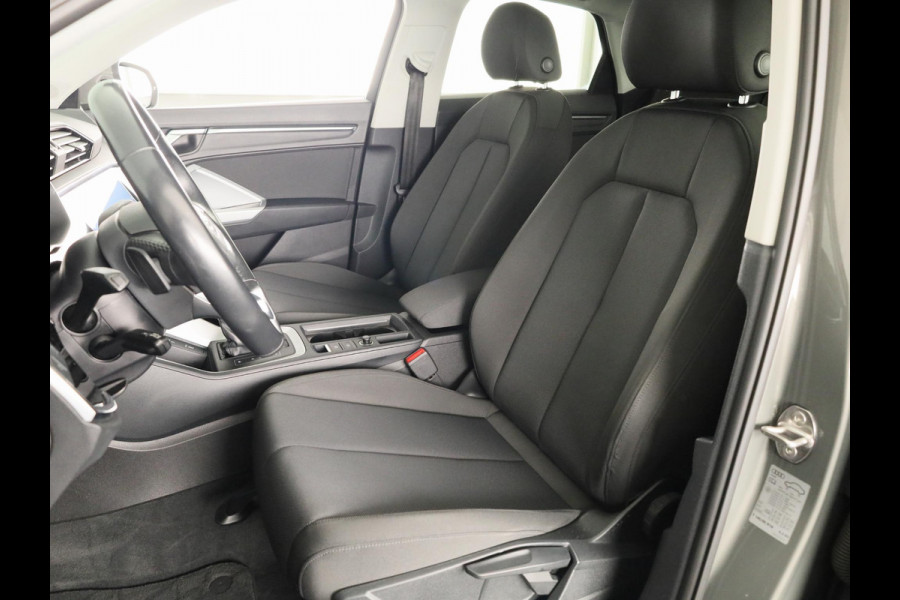 Audi Q3 Sportback 35 TFSI S Edition 150pk | Panoramadak | Parkeersensoren voor en achter | Keyless | Navigatie | Stoelverwarming