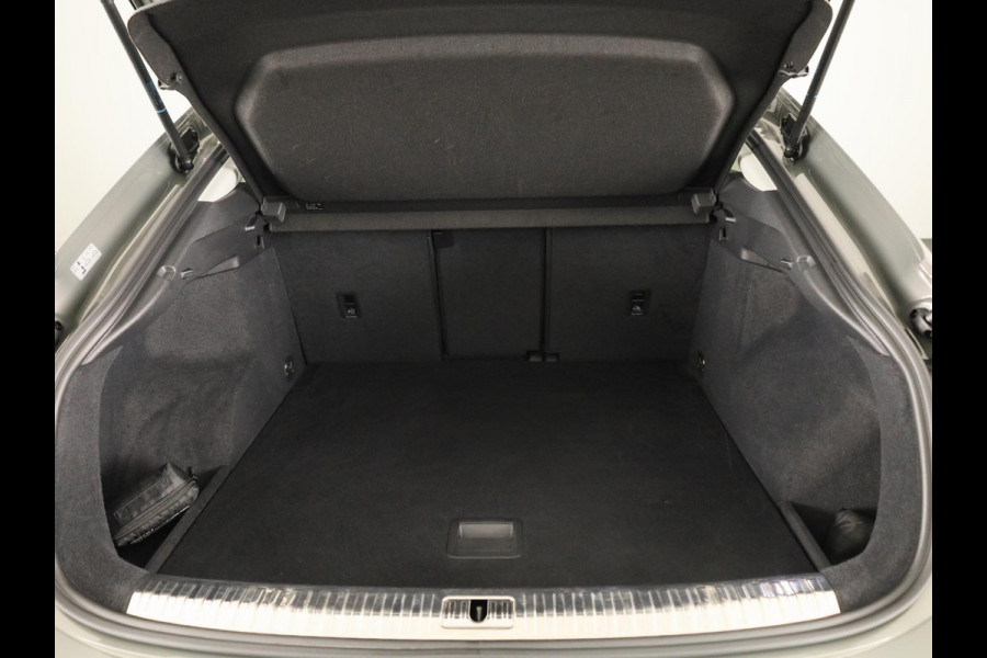 Audi Q3 Sportback 35 TFSI S Edition 150pk | Panoramadak | Parkeersensoren voor en achter | Keyless | Navigatie | Stoelverwarming