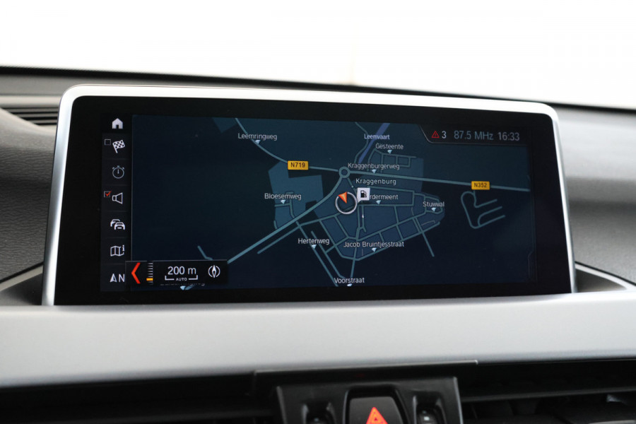 BMW X1 sDrive18d High Executive - Automaat, Panorama dak, Navigatie