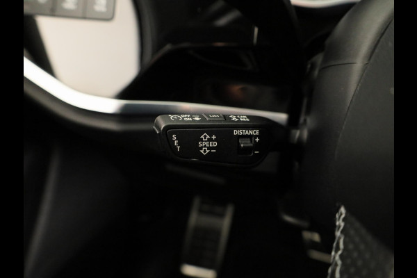 Audi Q3 Sportback 45 TFSI e S Edition 245 pk S-tronic | Navigatie | Panoramadak | Parkeersensoren | Adaptieve cruise control | S-Line interieur