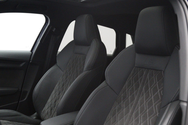 Audi A3 Sportback 45 TFSI e 245 PK S-Line edition Competition PHEV, Panoramadak, Adap. Cruise Control, Head-Up, Stoelverwarming