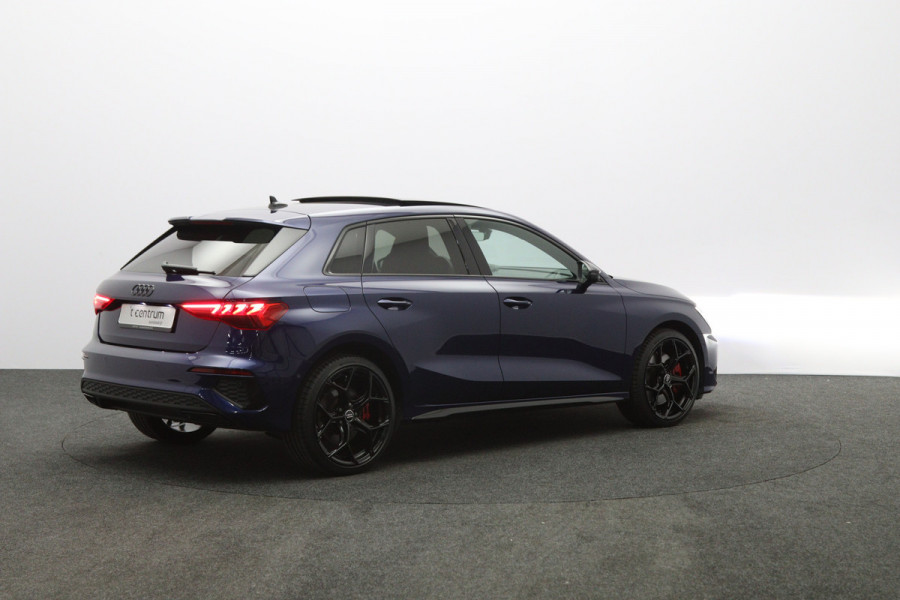 Audi A3 Sportback 45 TFSI e 245 PK S-Line edition Competition PHEV, Panoramadak, Adap. Cruise Control, Head-Up, Stoelverwarming