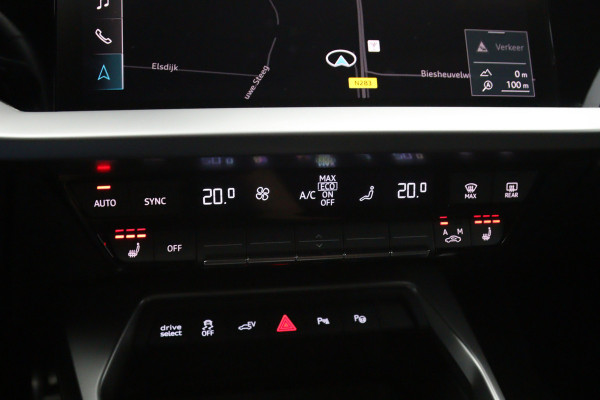 Audi A3 Sportback 45 TFSI e 245 PK S-Line edition Competition PHEV, Panoramadak, Adap. Cruise Control, Head-Up, Stoelverwarming
