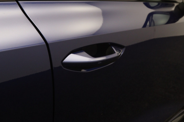 Audi A3 Sportback 45 TFSI e 245 PK S-Line edition Competition PHEV, Panoramadak, Adap. Cruise Control, Head-Up, Stoelverwarming