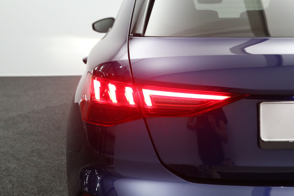 Audi A3 Sportback 45 TFSI e 245 PK S-Line edition Competition PHEV, Panoramadak, Adap. Cruise Control, Head-Up, Stoelverwarming