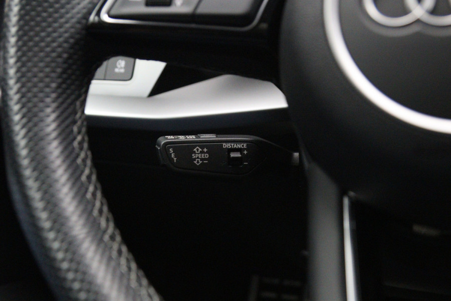 Audi A3 Sportback 45 TFSI e 245 PK S-Line edition Competition PHEV, Panoramadak, Adap. Cruise Control, Head-Up, Stoelverwarming